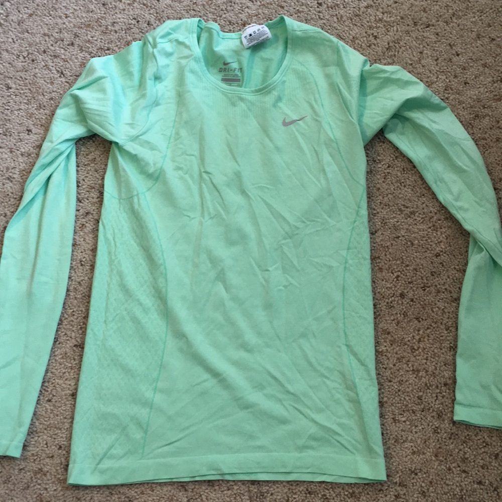 Nike dri fit knit Long lake eve top